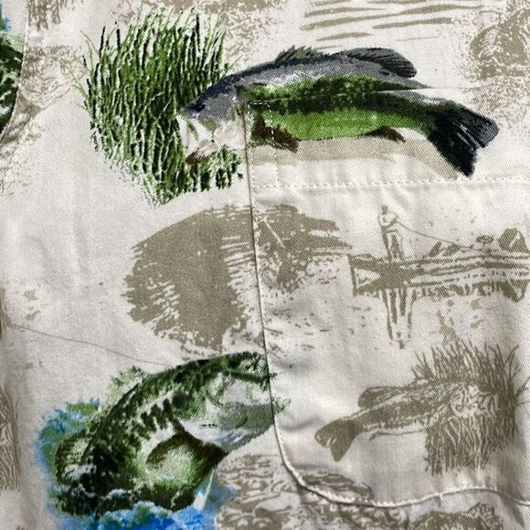 NWOT Cumberland Outfitters Bass Button Down Shirt. Size M medium 8/10 - Picture 4 of 9